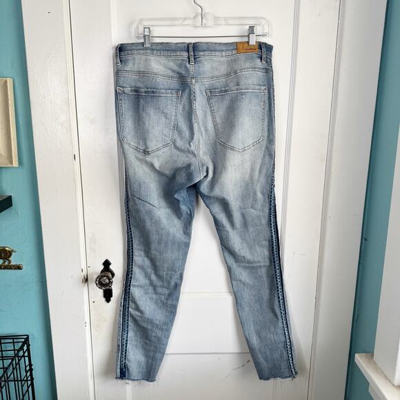 EXPRESS Perfect Curves Leggings High Rise Jeans Blue Side Seam Stripe Raw Hem 12 - Picture 9 of 13